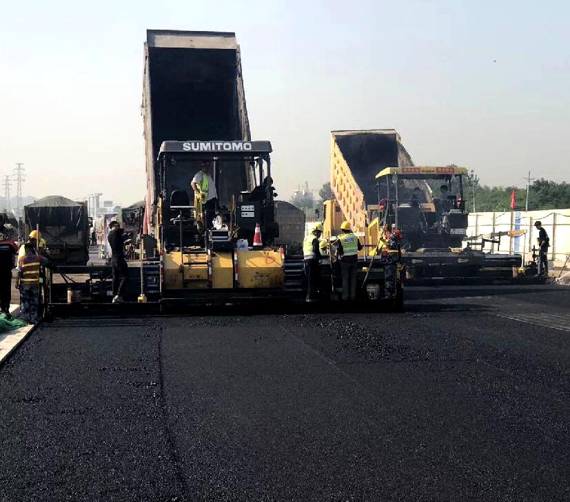 改性沥青道路施工